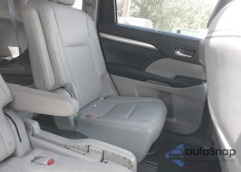 2015 Toyota Highlander Xle V6 z USA, uszkodzony, nr VIN 5TDKKRFH4FS050376